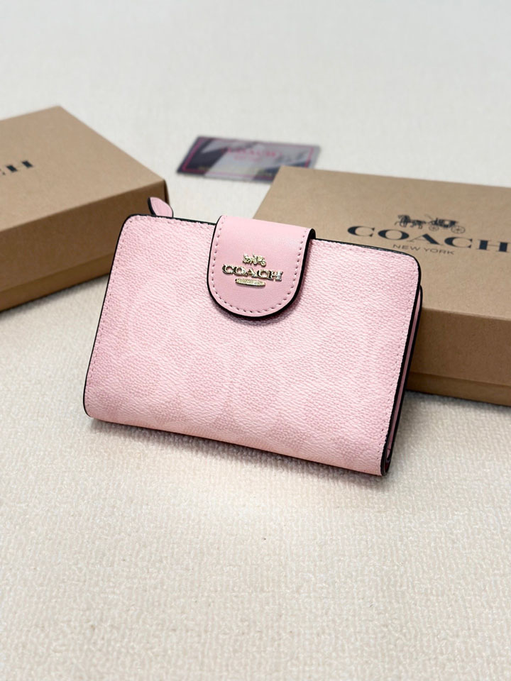 COACHミディアム コーナー ジップ ウォレット