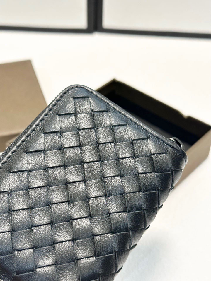 BOTTEGA VENETA 小銭入れ レザー