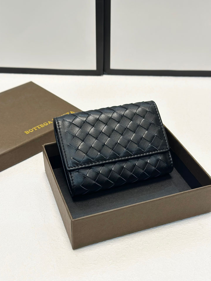 BOTTEGA VENETA コンパクトウォレット レザー 本革