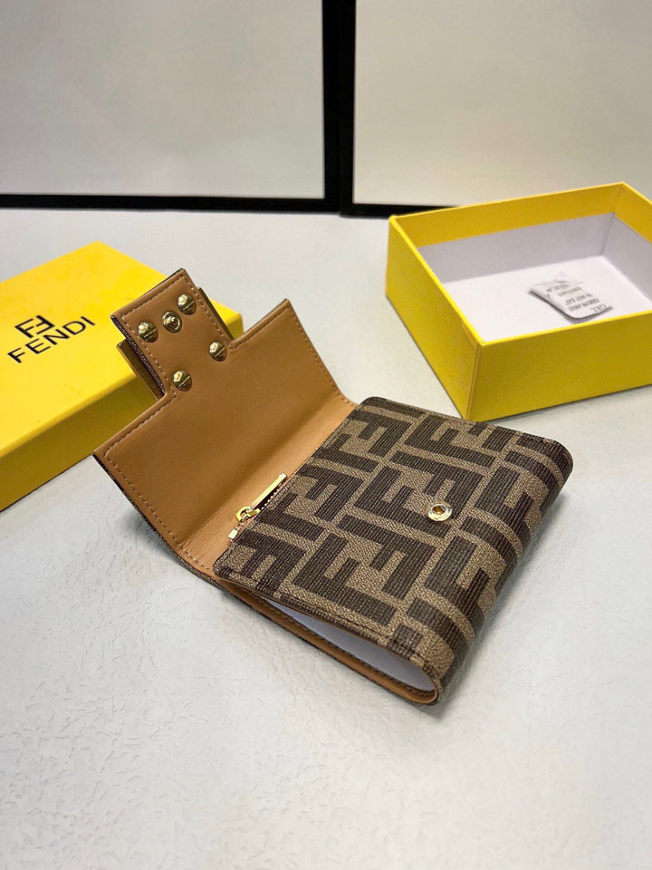 FENDI コンパクトウォレット