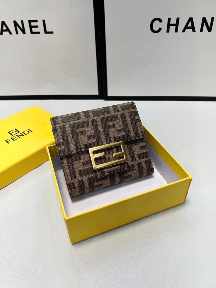 FENDI コンパクトウォレット