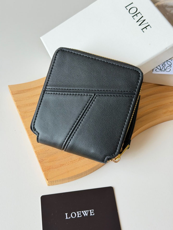 LOEWE カーフレザー 財布 二つ折り