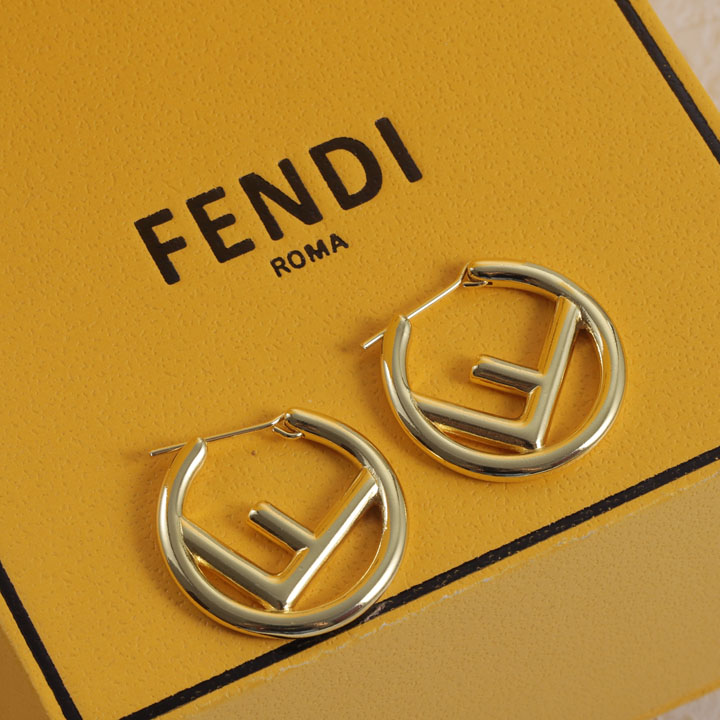 フェンディ エフ イズ ピアス
