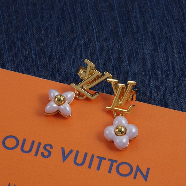 ルイヴィトン シルバー ピアス