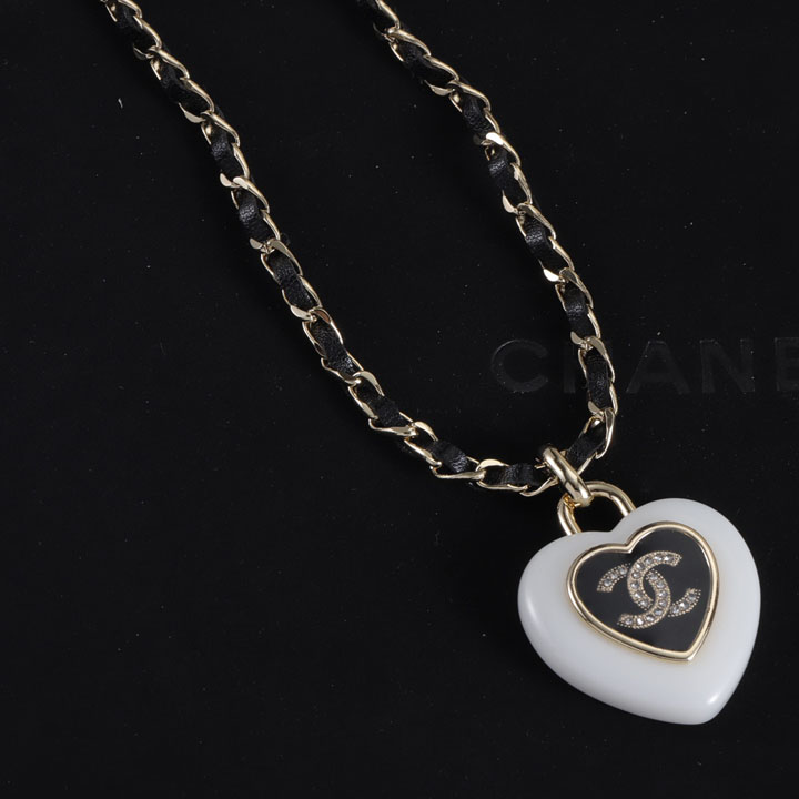 CHANEL ハート ペンダント