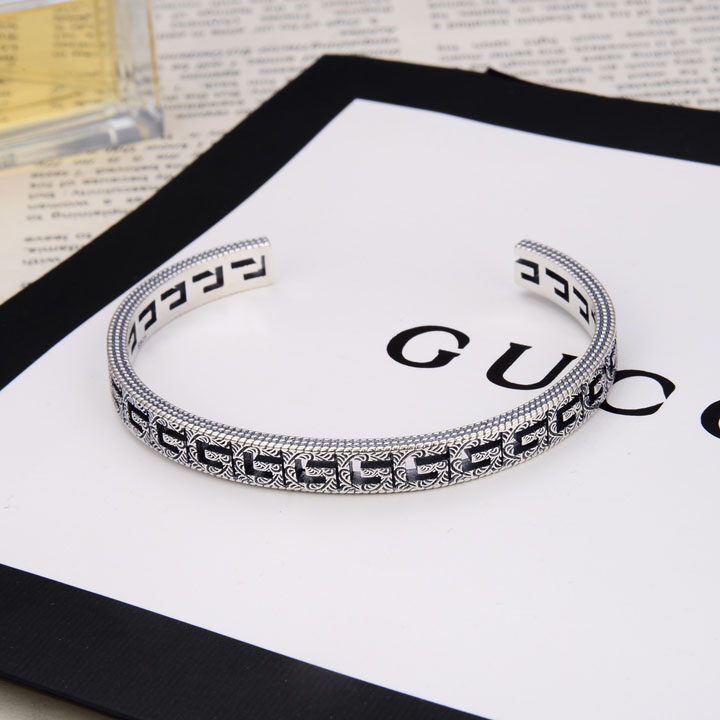 GUCCI バングル