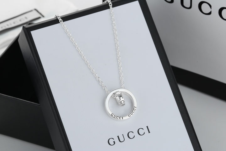 グッチ シルバー ネックレス
