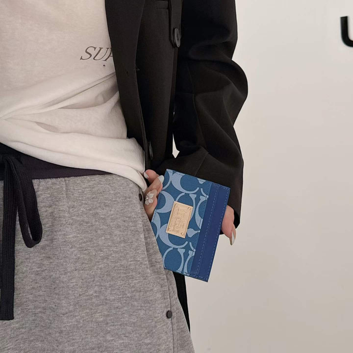 コーチ メタルプレートロゴ カードケース