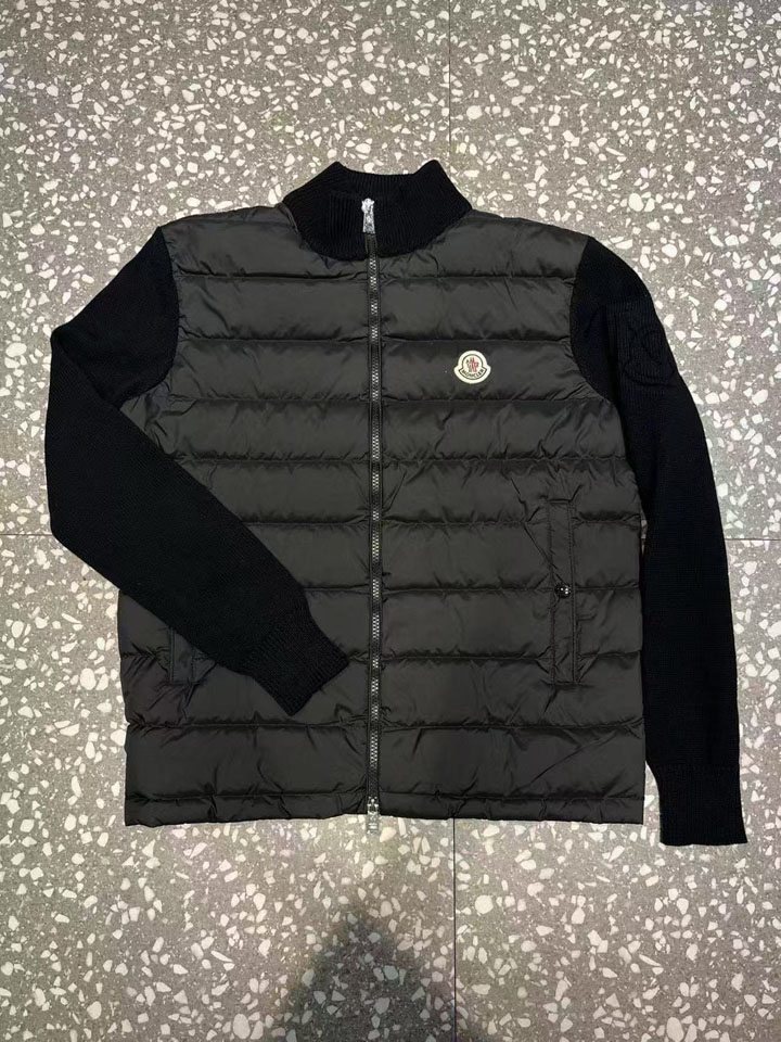 MONCLER アイコンパッチ ニットダウン