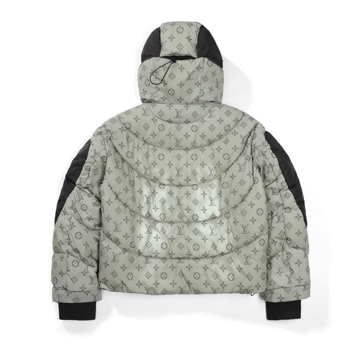 VUITTON モノグラム ダウンジャケット