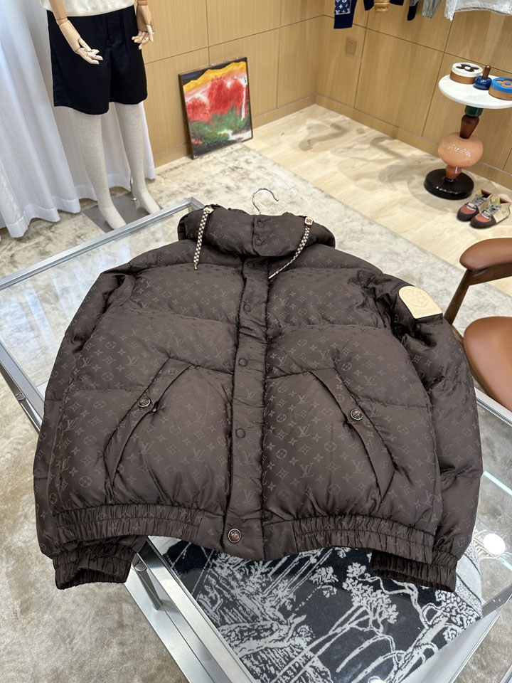 Louis Vuitton モノグラム ダウン ダークブラウン