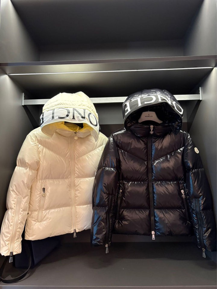 MONCLER ダウンジャケット Abbaye