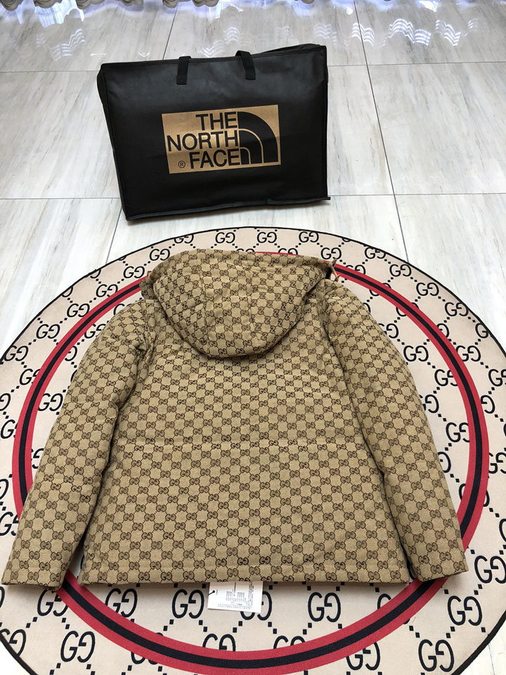 グッチ GGロゴ ダウン ベージュ
