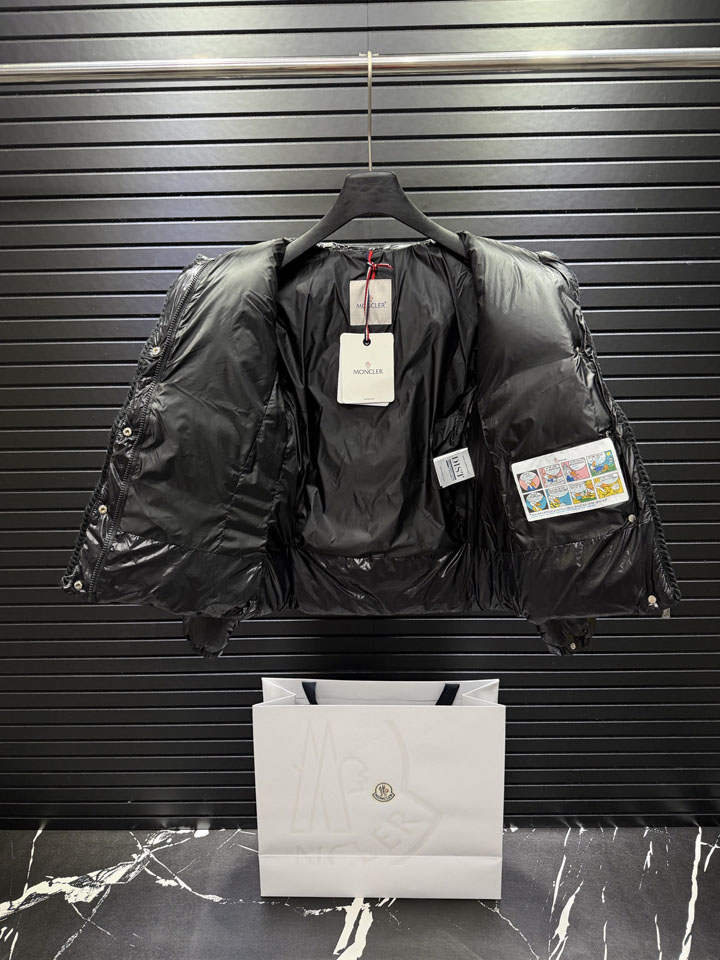 MONCLER フード付き レディース ダウン