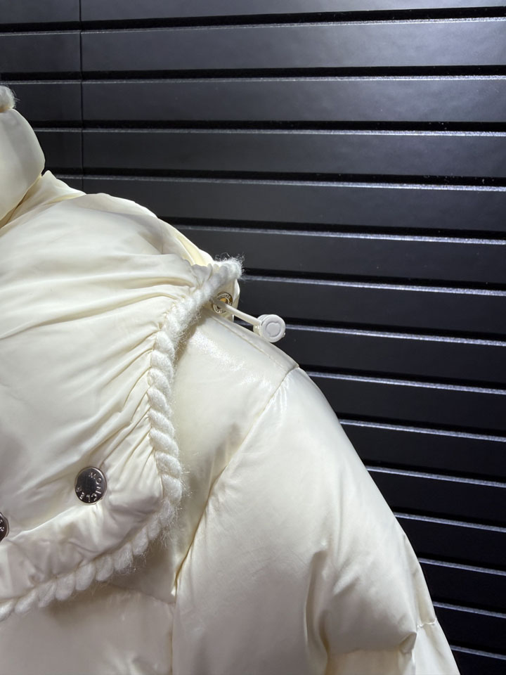 MONCLER ショート丈 レディース ホワイト