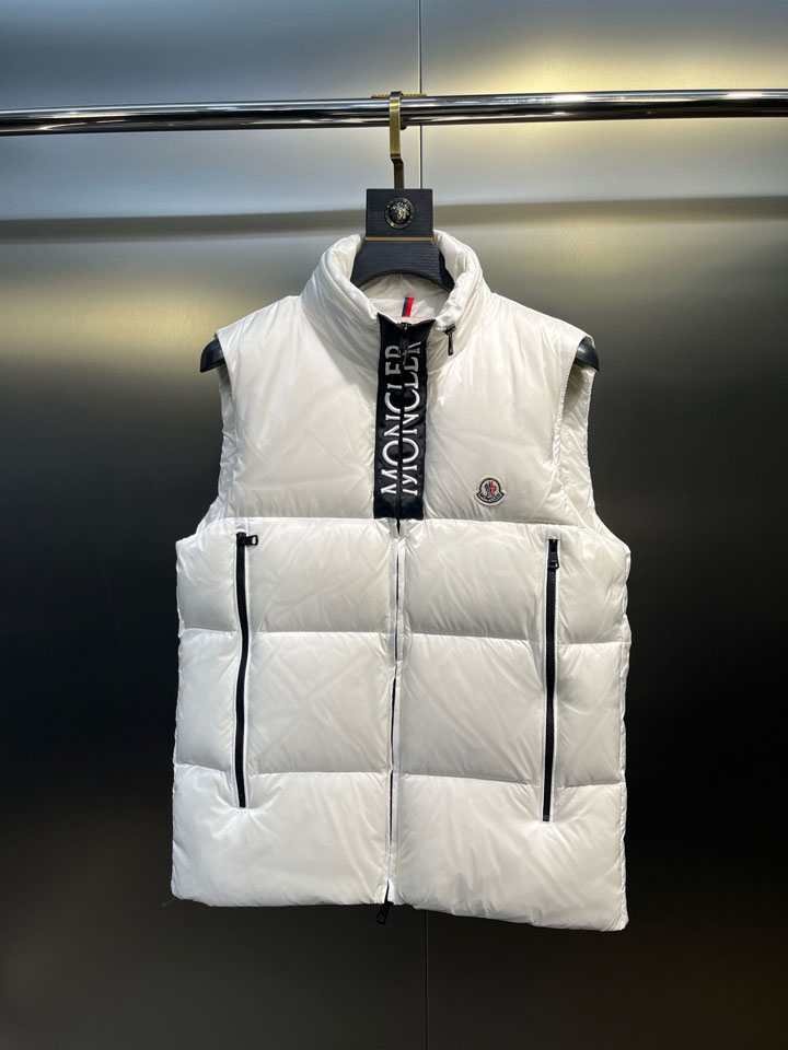 MONCLER ダウンベスト