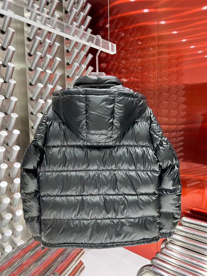 PRADA 大きいサイズ ダウンジャケット