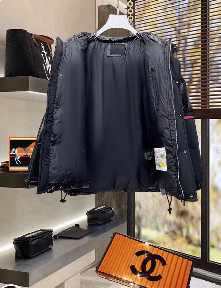 PRADA メンズ ダウンコート
