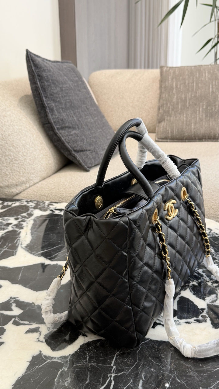 CHANEL チェーントートバッグ