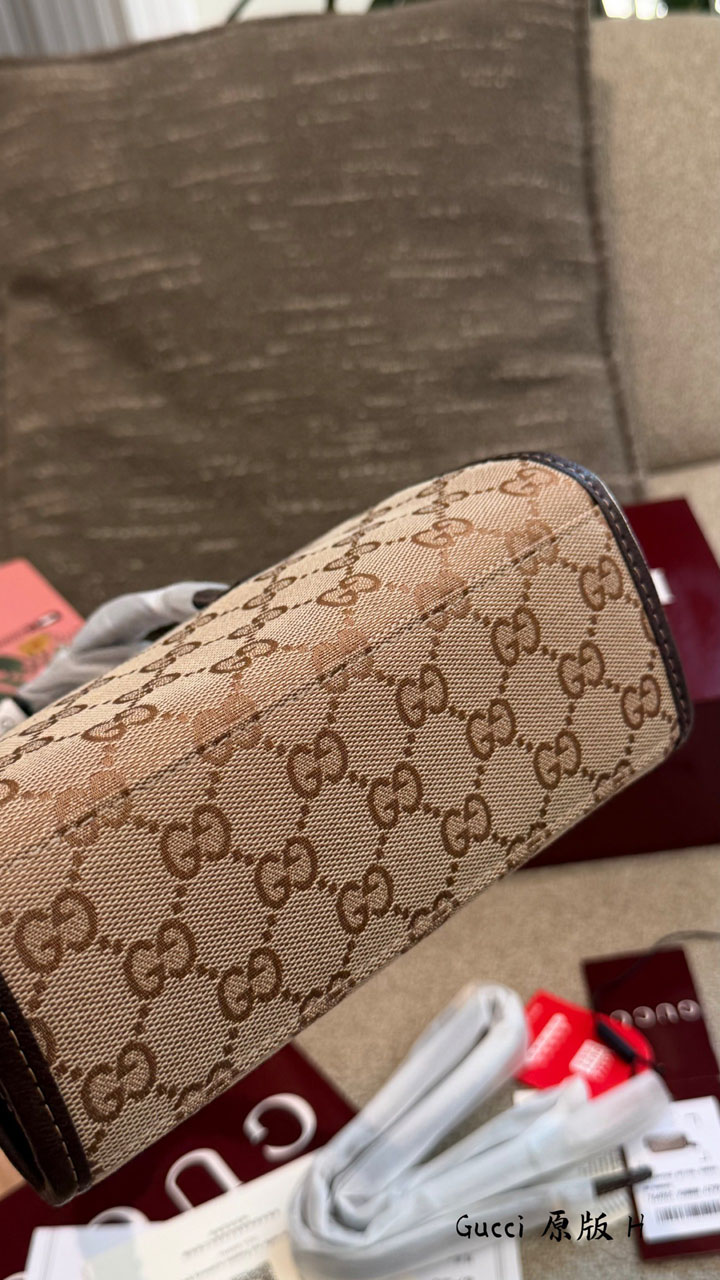 GUCCI ミニ ショルダーバッグ レディース
