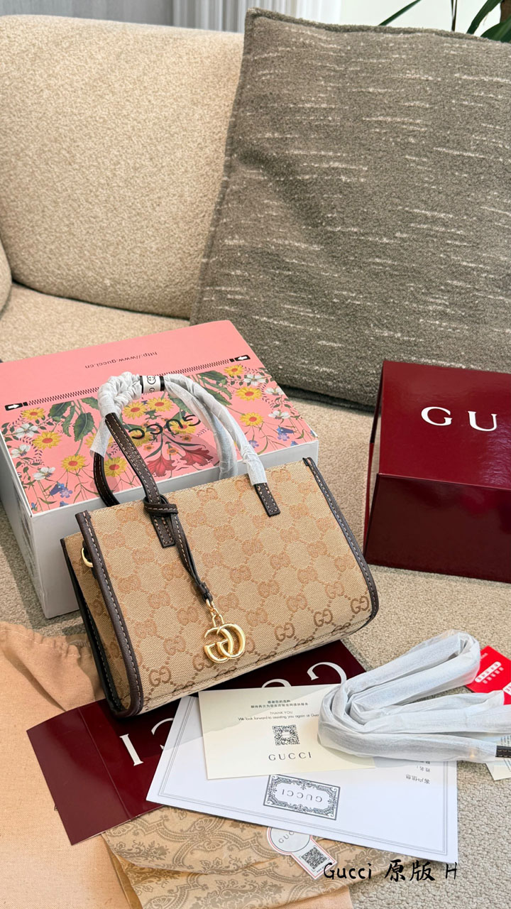 グッチ スモールトートバッグ
