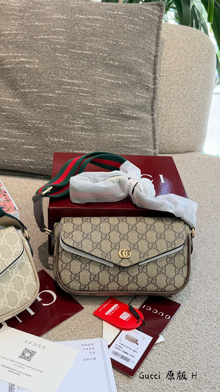 GUCCI ミニ ショルダーバッグ