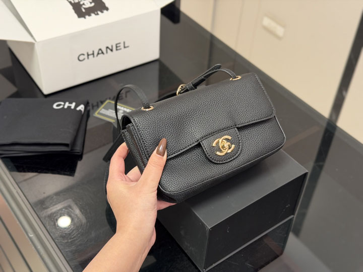 CHANEL ミニバッグ  カーフスキン ブラック