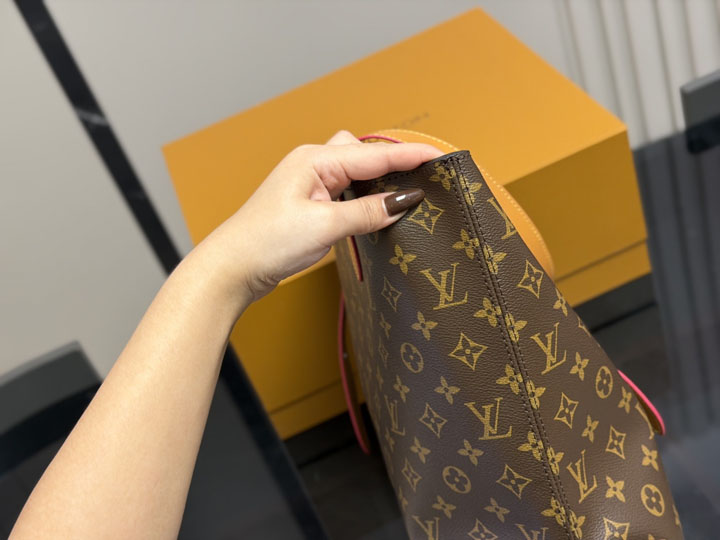 VUITTON トートバッグ ブラウン