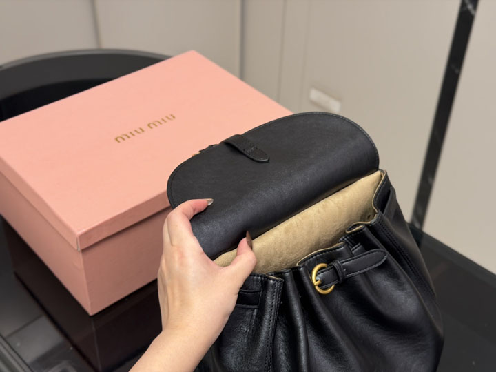Miu Miu ブラック バックパック