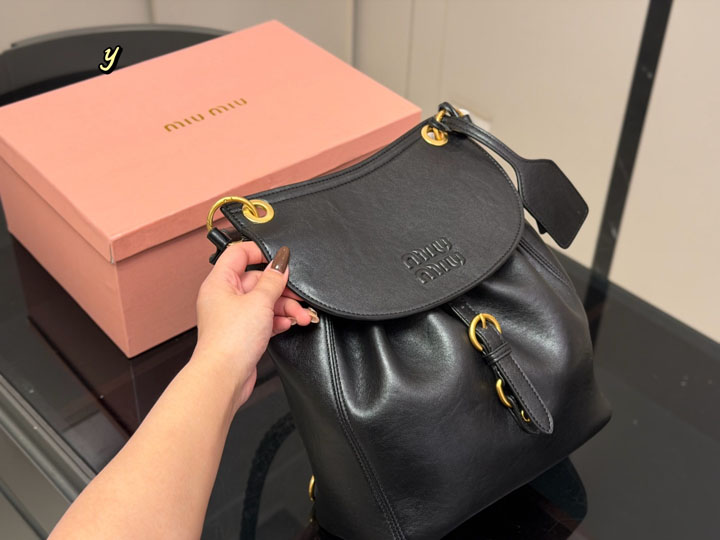 Miu Miu レザー リュックサック