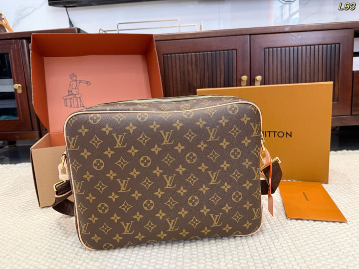 VUITTON レディース ショルダーバッグ