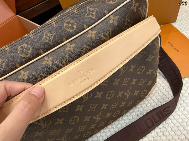 VUITTON ショルダーバッグ レザー ブラウン