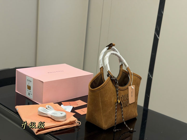 Miu Miu アイビー トートバッグ
