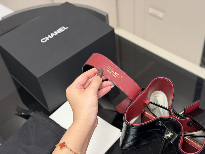 CHANEL ブラック バケットバッグ