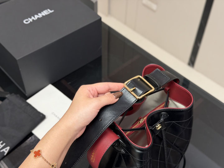 CHANEL 巾着バッグ