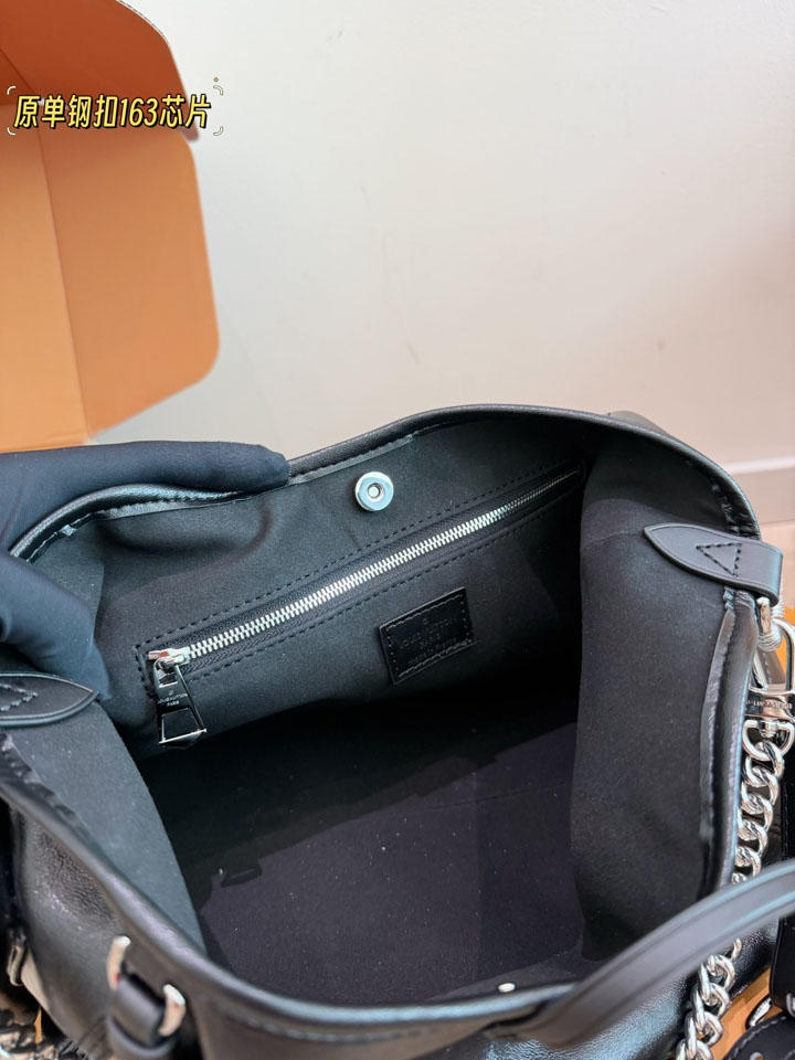Vuitton バッグ