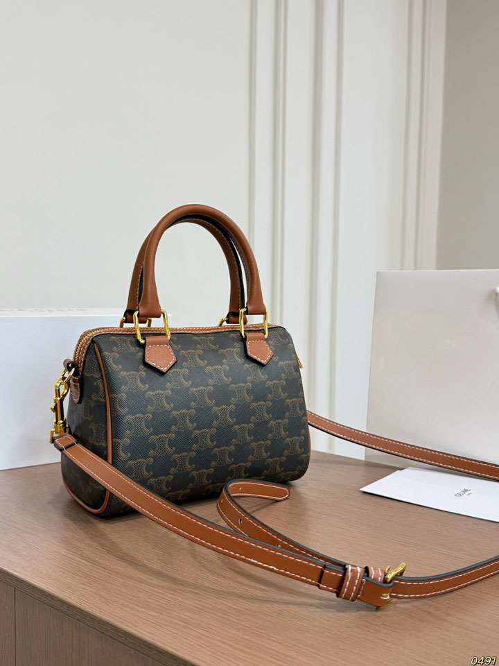 CELINE ボストン 字母ロゴ入り