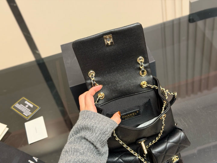 CHANELトリプル バックパック