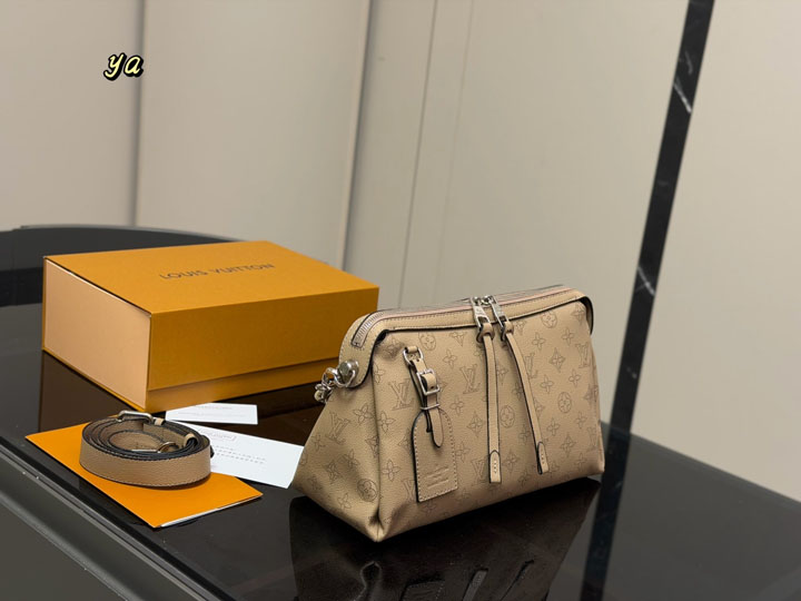 VUITTON バッグ レディース 新品
