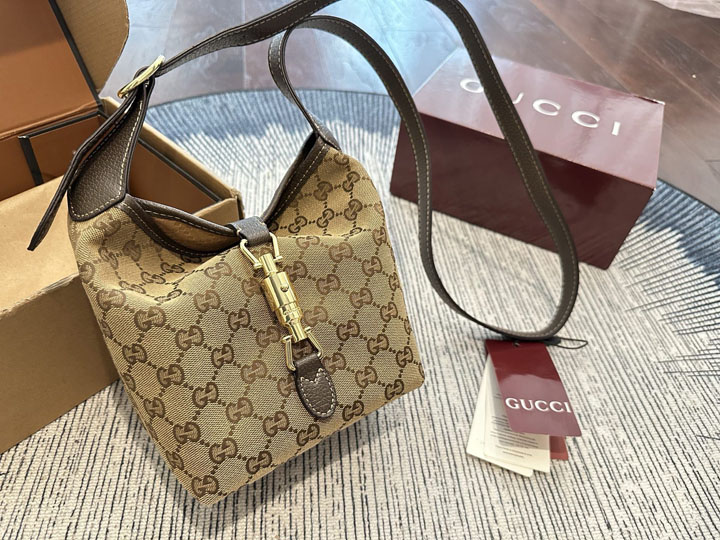 GUCCI ミニジャッキー