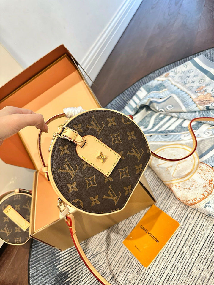 VUITTON 2way バッグ 丸型