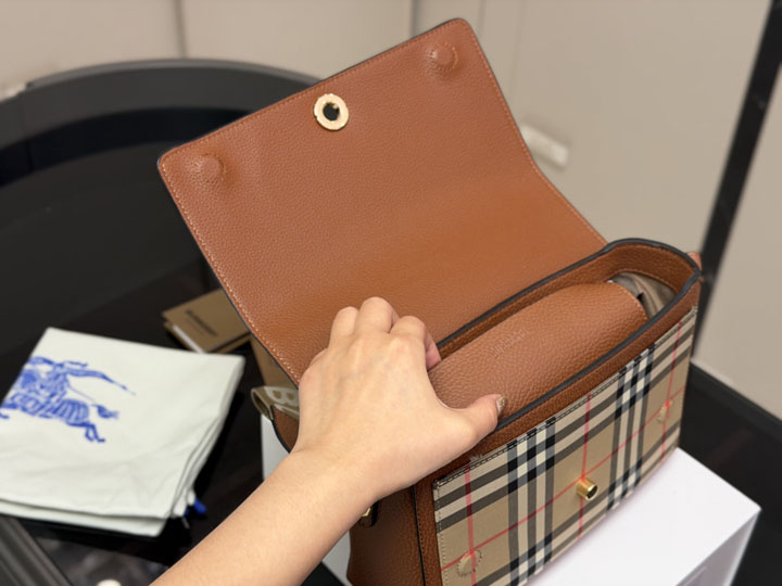 バーバリー バッグ レディース ブラウン