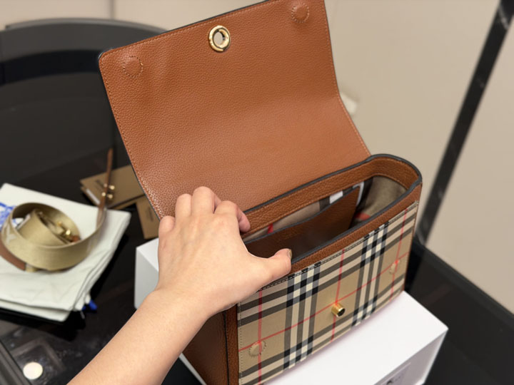 Burberry ノート ショルダーバッグ