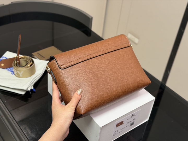Burberry ノート クロスボディ 鞄