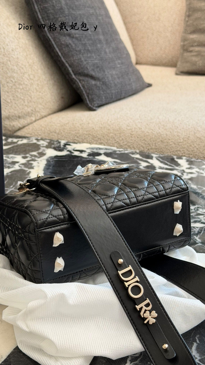 Dior おしゃれ ミニ バッグ