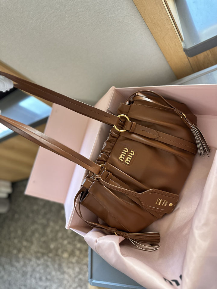 MiuMiu Joie ジョワ ナッパレザーバッグ