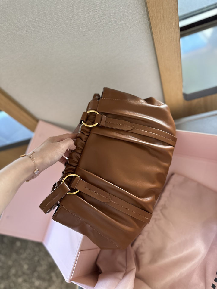MiuMiu ナッパレザー バッグ