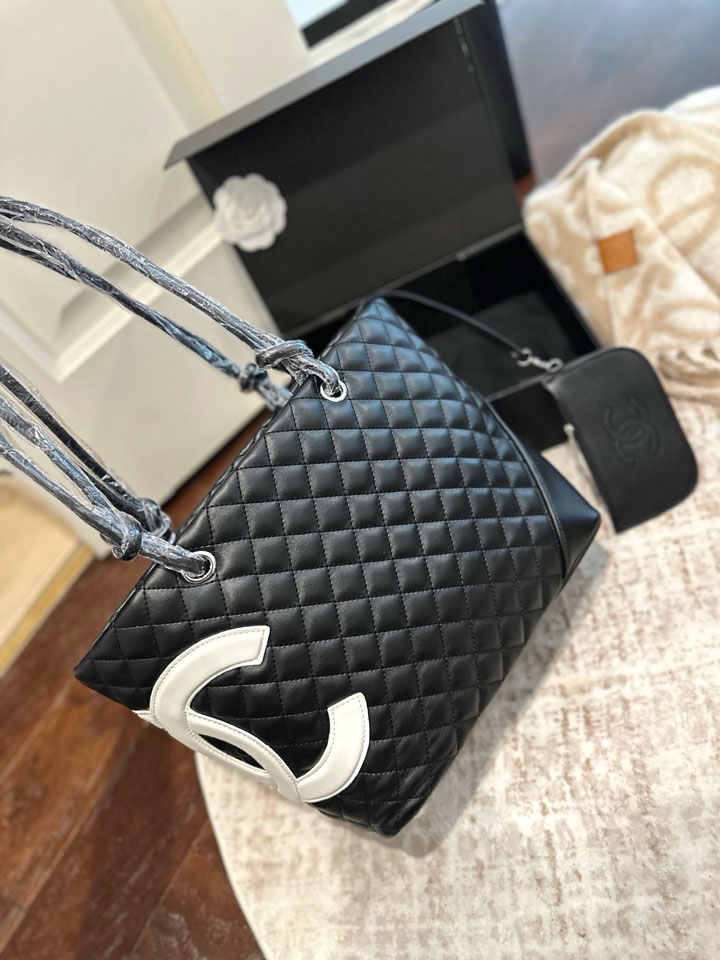 CHANEL トートバッグ ラムスキン 黒