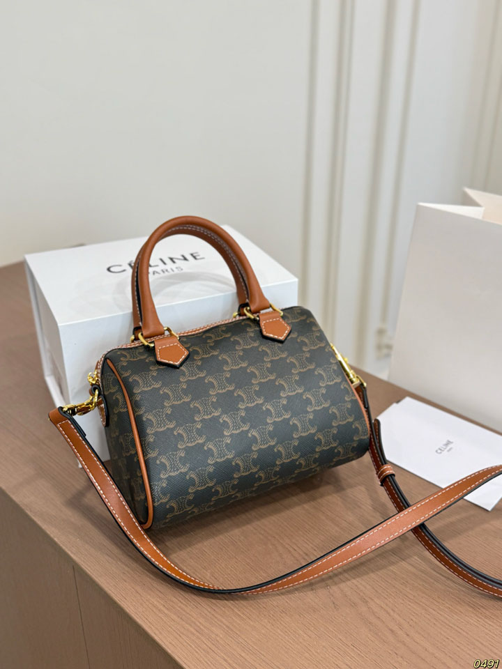 CELINE ボストン 字母ロゴ入り