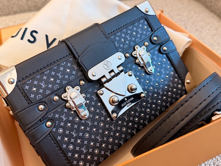VUITTON プティット マル レディースバッグ